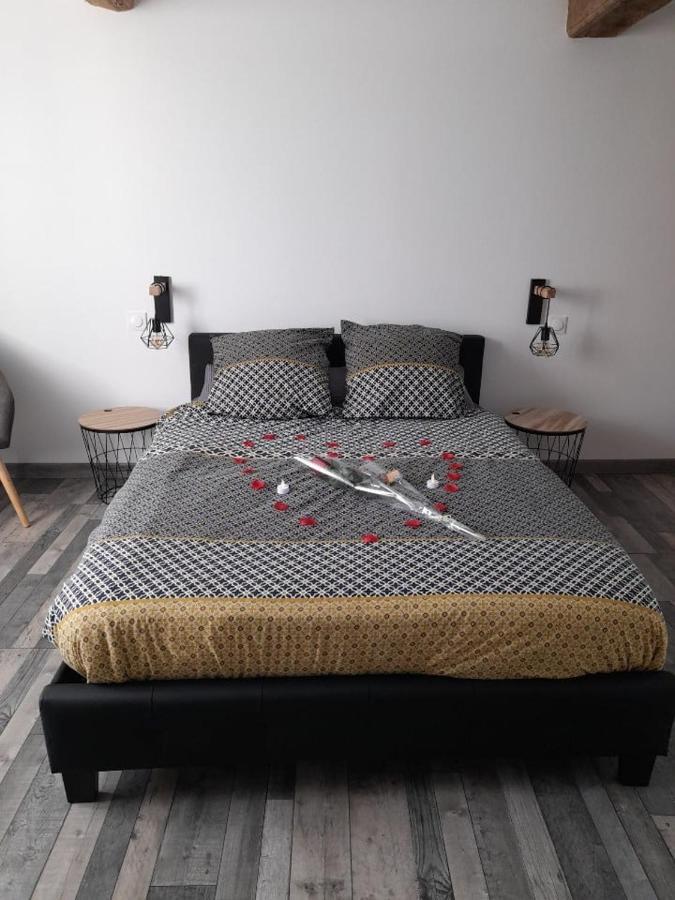 Nuit Romantique Saint-Christophe-en-Brionnais Bagian luar foto